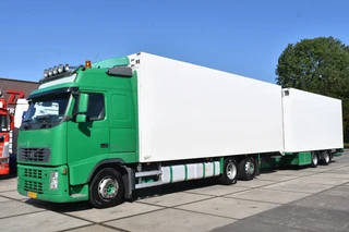 Volvo FH 2005 - 12.460 Globe 6x2 + HANGER - EURO 3 - OLD TACHO - AIRCO - WHEELBASE 520 CM - 2 BEDS - ELEVATORS - TOP CONDITION - imagem 2 miniatura