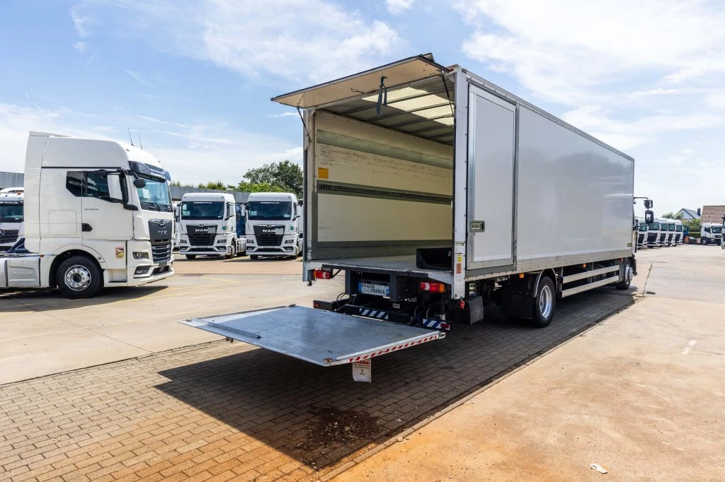 Renault 2020 - D12.240+HAYON ANTEO 1.7T. zdjęcie 8