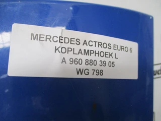 Mercedes-Benz Actros - A 960 880 39 05 KOPLAMPHOEK LINKS EURO 6 imagen 2 miniatura