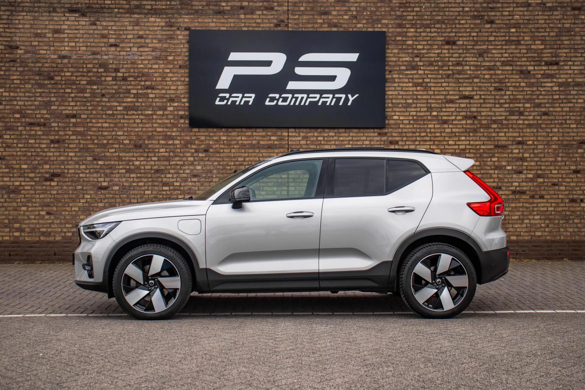 Volvo XC40 2023 - 1.5 T5 Plug-in hybrid Ultimate Dark, Pano, Leder imagen 3