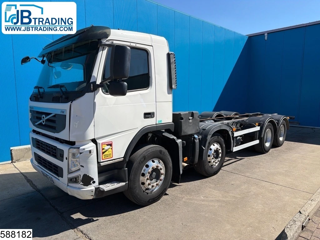Volvo 2011 - FM 410 8x4, Euro 5, PTO, Steel spring suspension afbeelding 1