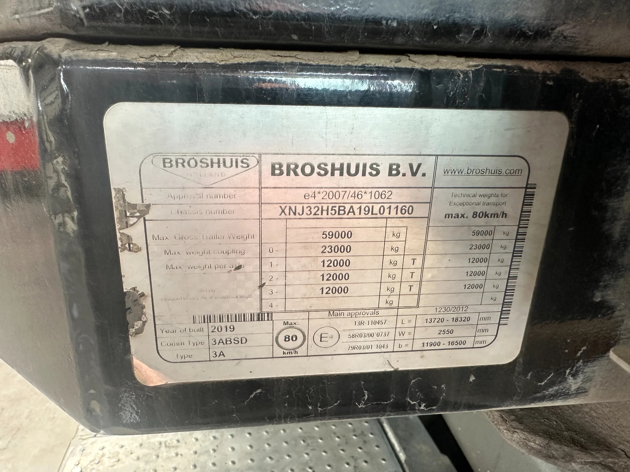 Broshuis 2019 - 3ABSD Lowloader 3-axle / GVW: 59.000kg / Neck: 23.000kg / hydraulic steering + ramps + loading table / 4.60m extendable / winch / liftaxle afbeelding 70