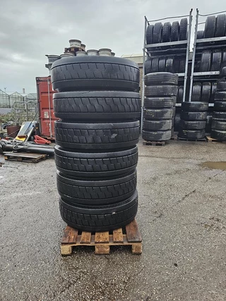 MICHELIN 280/75 R 22.5 TERMNAL TRACTOR TIRE EXTRA HEAVY DUTY. 2015 - N/A image 5