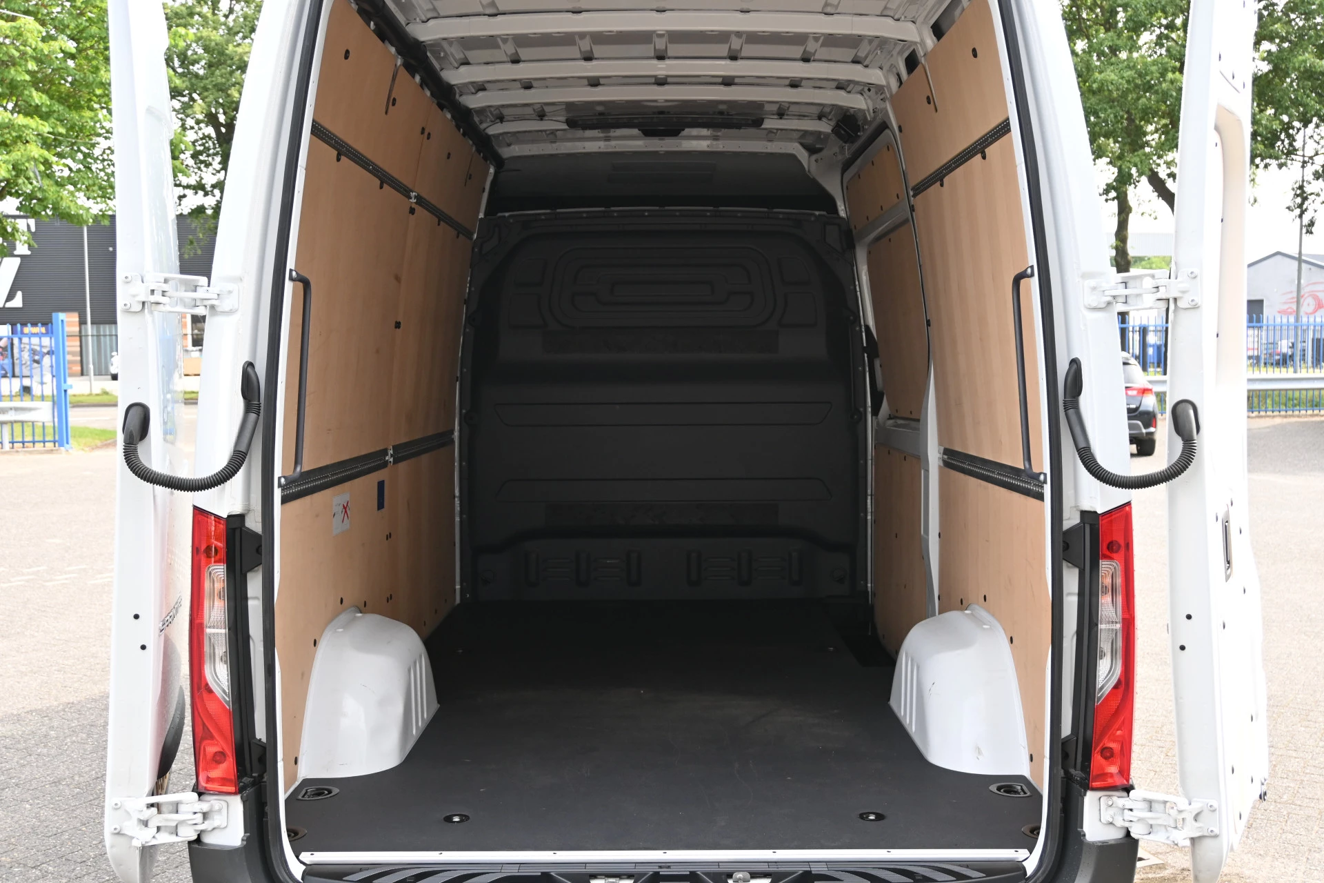 Mercedes-Benz Sprinter 2024 - 317 CDI L2H2 Pro изображение 12