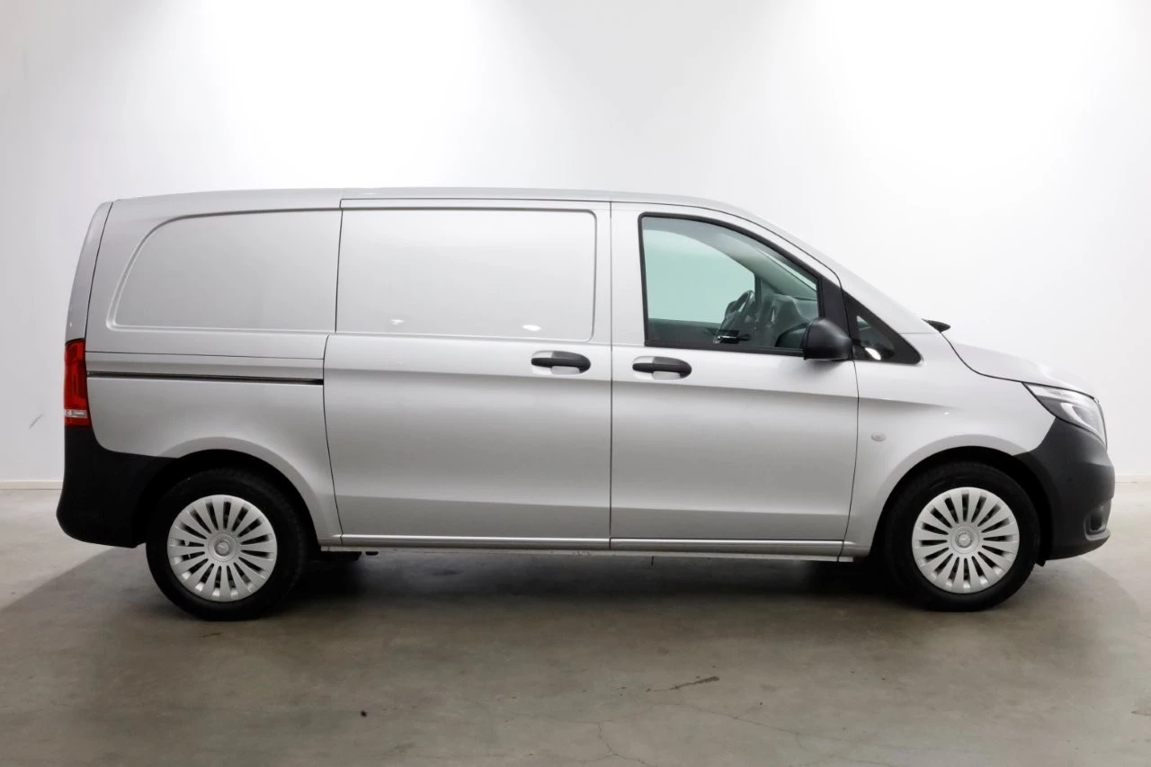 Mercedes-Benz Vito 2022 - 114 CDI 136pk Compact 9G Automaat 2x Schuifdeur/LED/Camera/Inrichting 11-2022 image 6