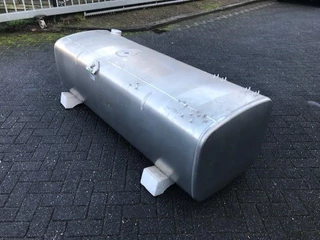 DAF N/A 2018 - 1945569 BRANDSTOFTANK 690 LTR
19995X675X580 (ALS NIEUW) obrazek 3