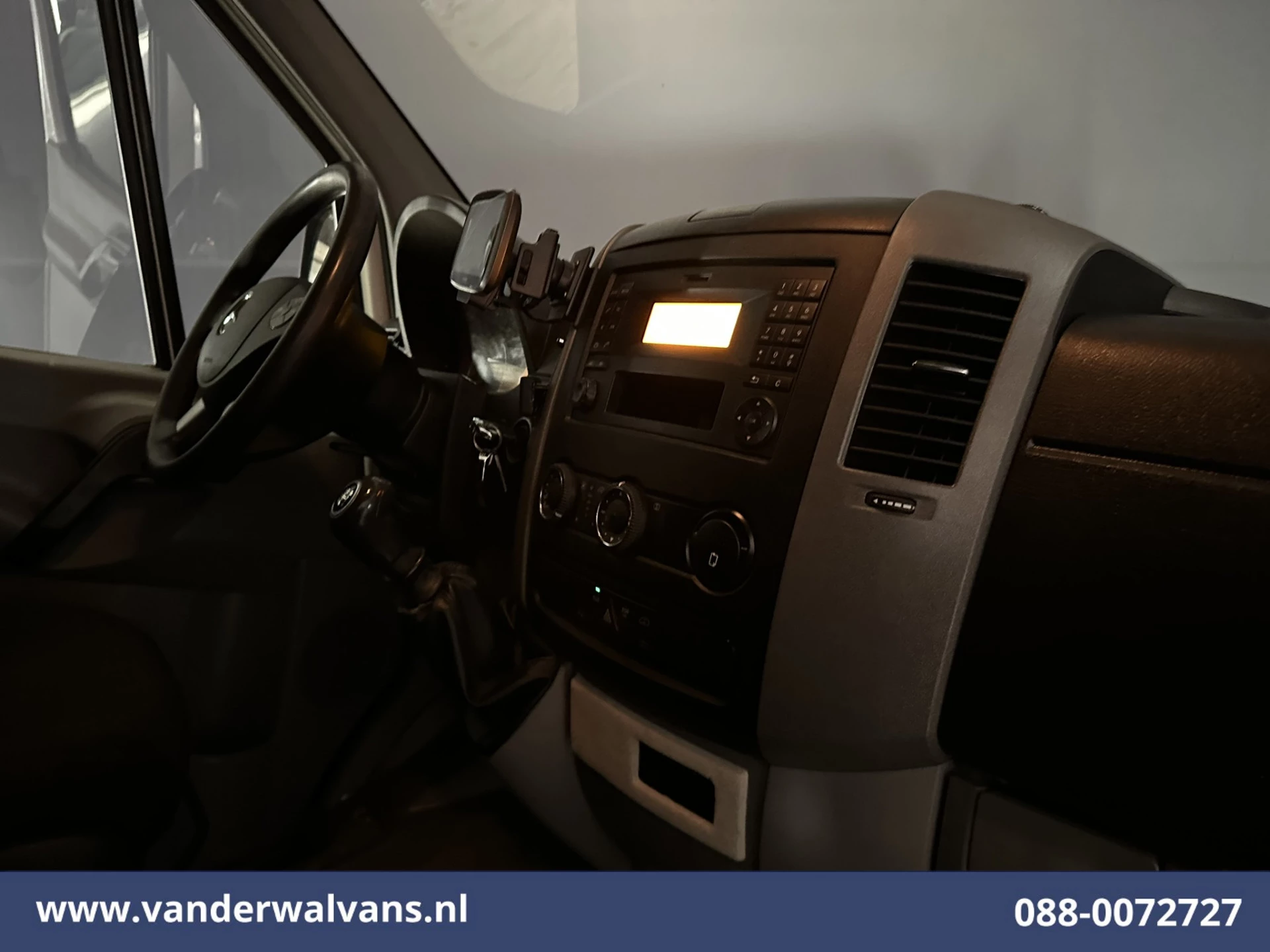 Mercedes-Benz Sprinter 2017 - 316 CDI 163pk L2H2 Euro6 Airco | Navigatie | 2800kg Trekhaak | Cruisecontrol image 10
