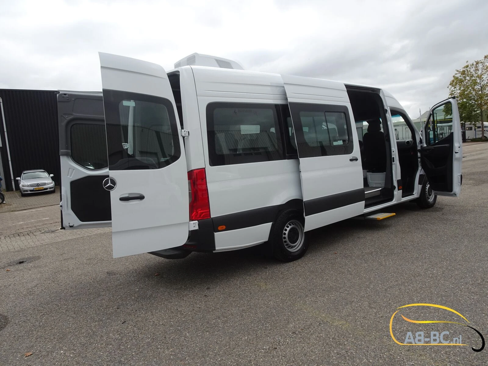 Mercedes-Benz eSprinter - 17 Seats Electric Range: 465 km Bild 27