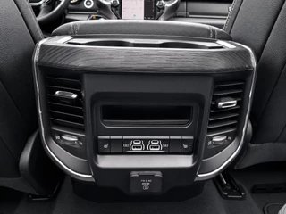 Dodge Ram 1500 2024 - 5.7 V8 4x4 Crew Cab Laramie BPM VRIJ! | Panorama| Incl Huifcontainer | Wide boddy| Trekhaak 13-polig| LPG | obrazek 23