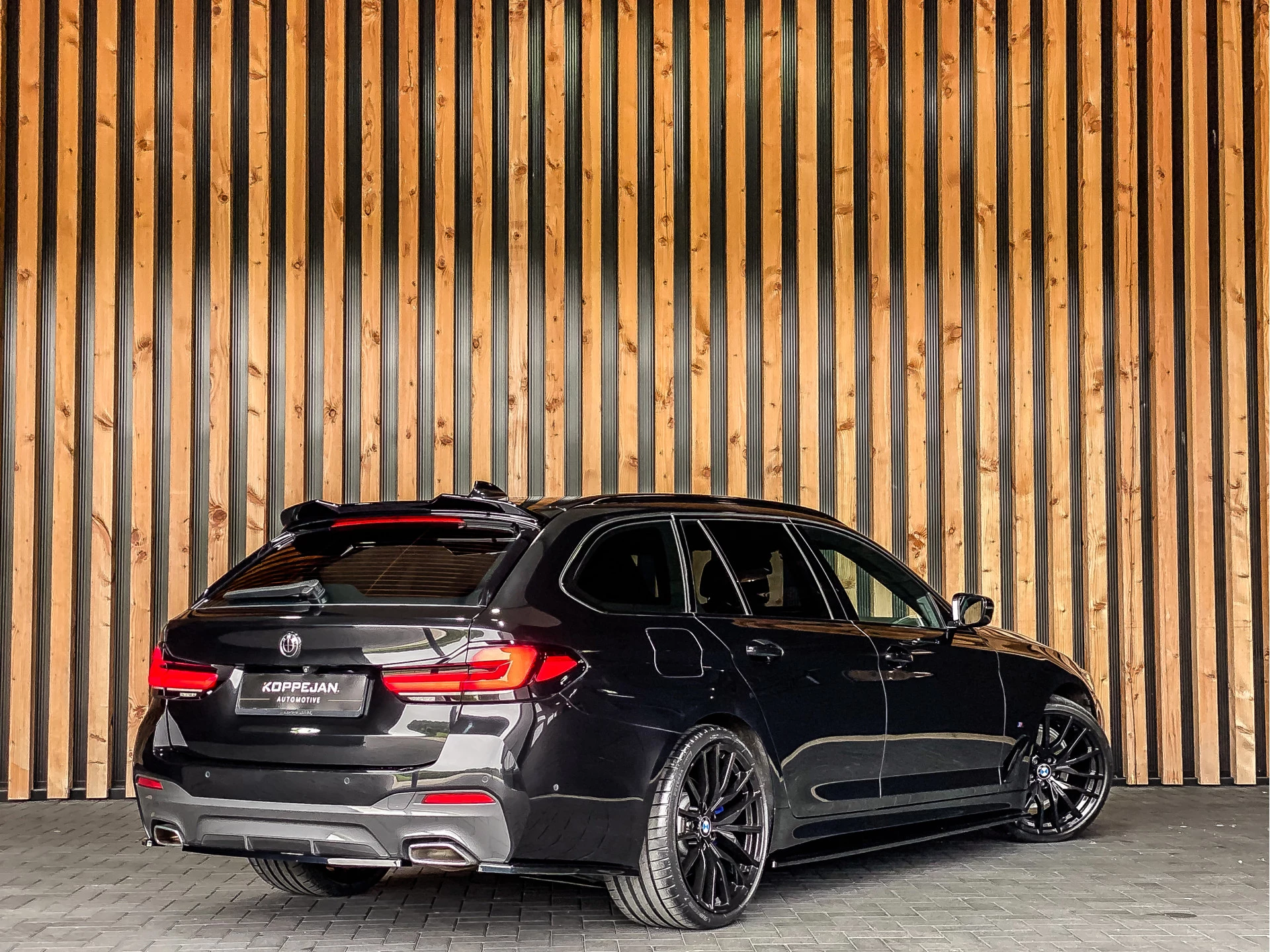 BMW 5 Series 2022 - Touring 520i 184PK Automaat M-Sport obrázek 3