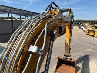 Liebherr N/A 2014 - R922 SLC image 39