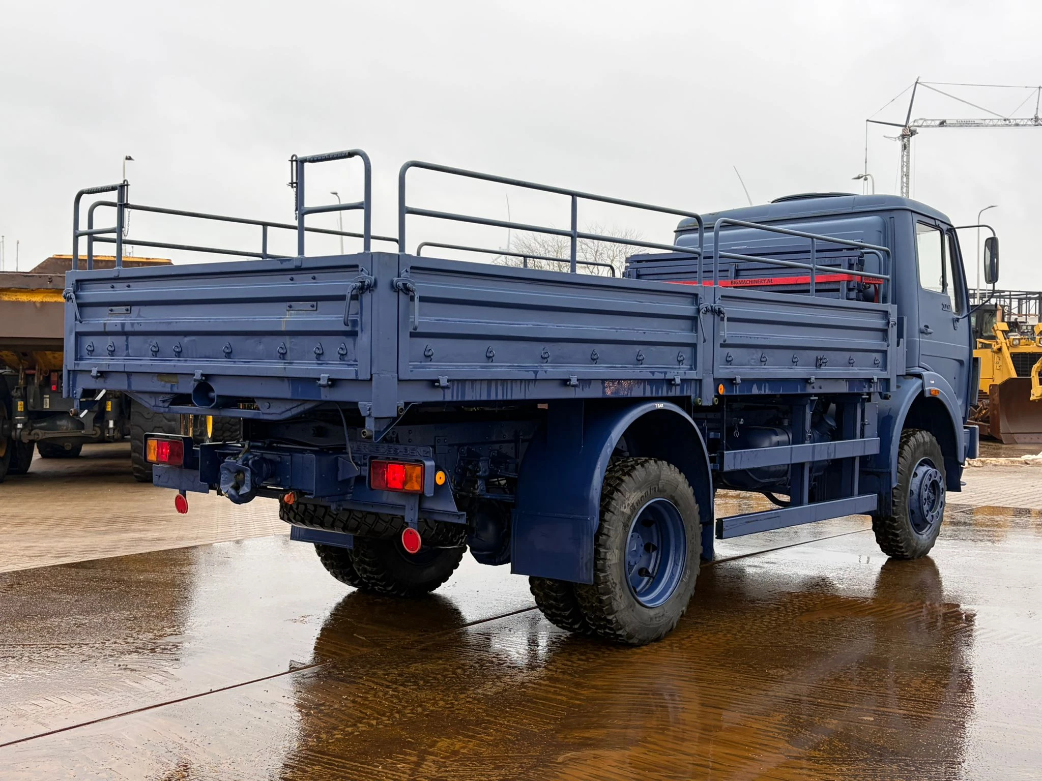 Mercedes-Benz 1017 4X4 blue 1985 Bild 7