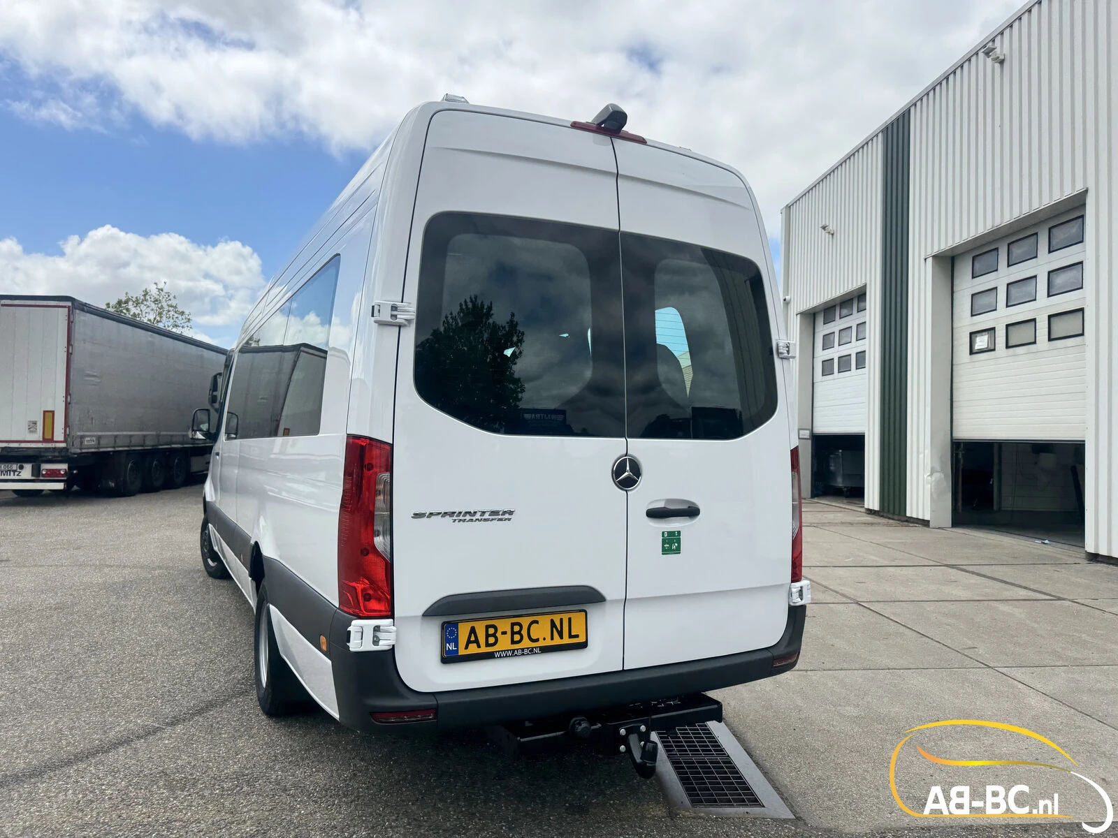 Mercedes-Benz Sprinter 2026 - Transfer 45, 23 Seats, Euro 6 image 20