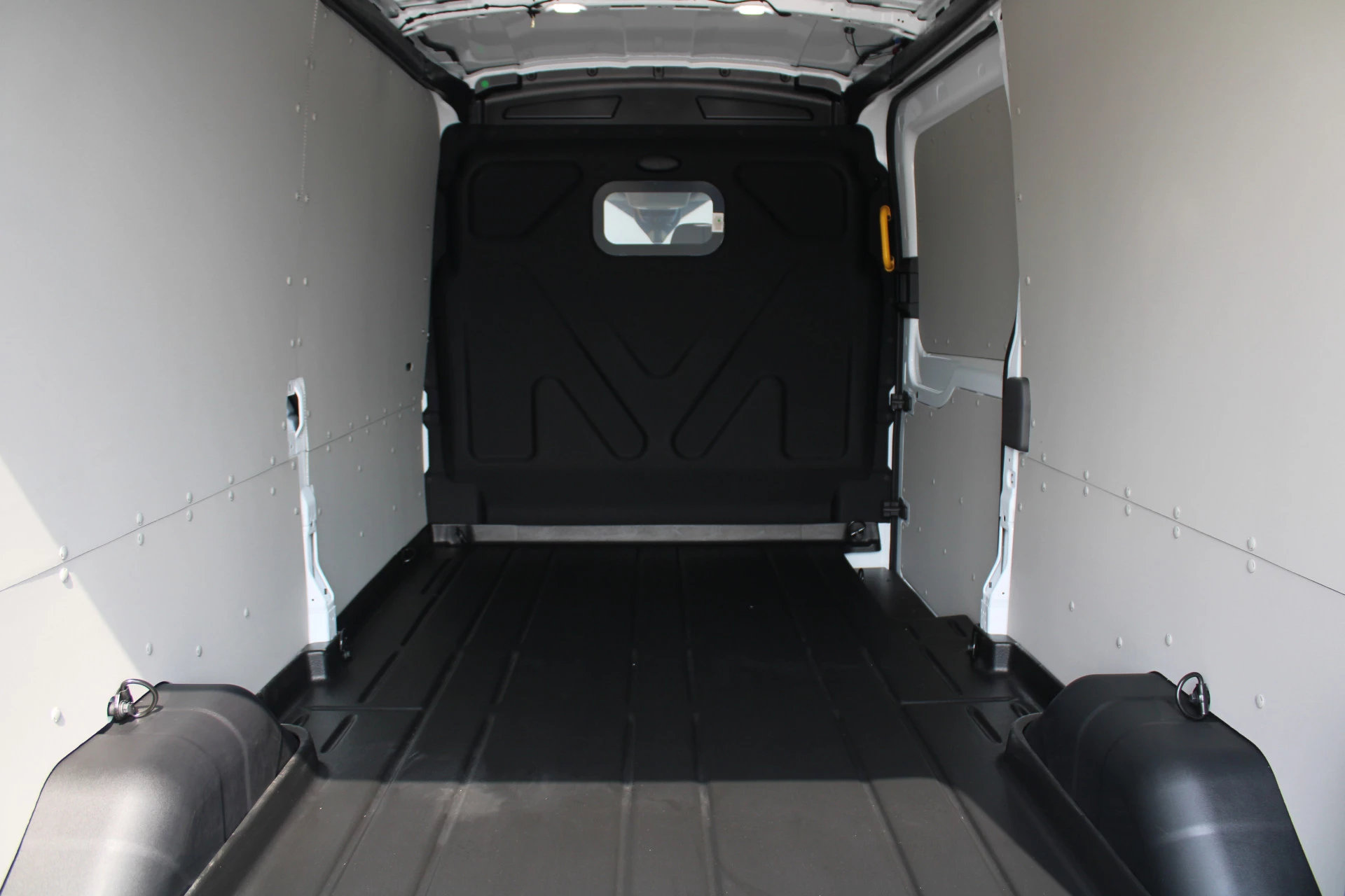 Ford E-Transit 2025 - 350 L3H2 Trend 68 kWh Vol Elektrisch - 360 Camera - Pro Power Onboard - Dodehoek Assistent - Rijklaar Bild 5