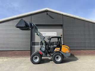 Giant G3500 shovel 2025 r €795 LEASE 2025 afbeelding 3 miniatuur