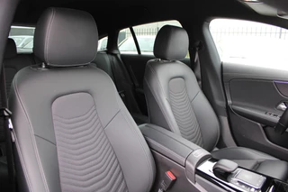 Mercedes-Benz CLA 2023 - Shooting Brake 200 AUT7 Luxury Line LEDER MEMORY DISTRONIC SFEER 18'' imagem 13