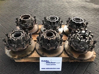 MAN N/A - 81.35003-7631 WHEEL HUB ZF AV-132/90GR 44723532 MAN BUS image 1