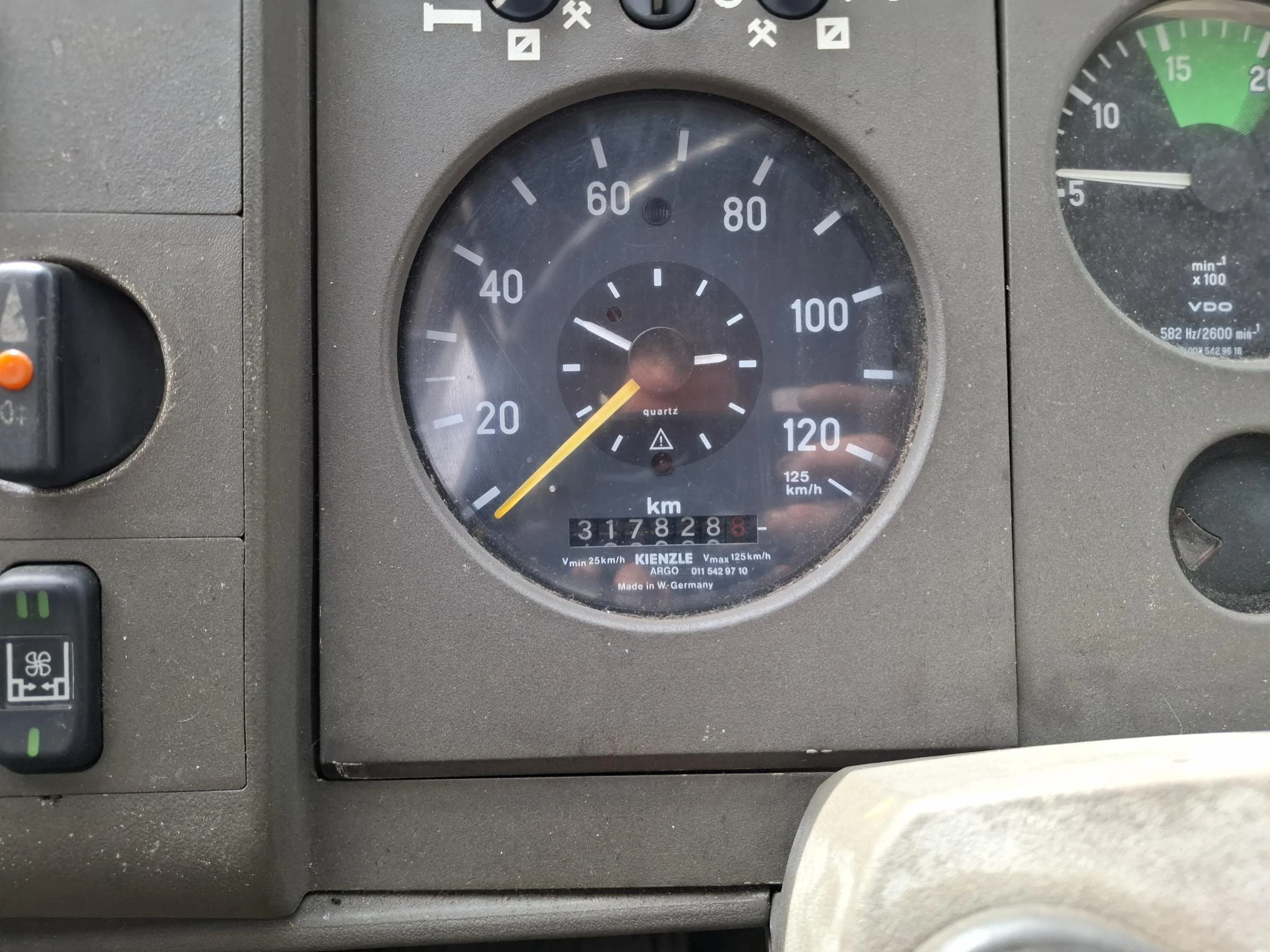 Mercedes-Benz 1991 - 814 D / 317828 KM / 23 PERSONS / FULL-STEEL / PARKHEAT+COOL / DOUBLE AIR REAR / AIRCO / MANUAL / 1991 afbeelding 22