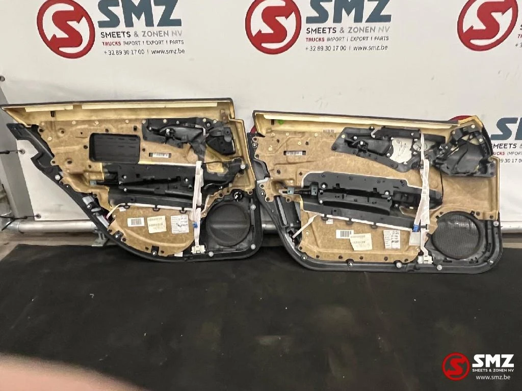 Mercedes-Benz - Occ set interieur met zetels W211 Mercedes afbeelding 13