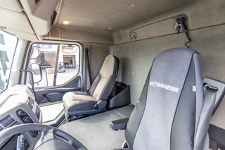 Renault N/A 2012 - MIDLUM 270 (18t) DXI + Dhollandia image 16