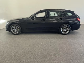 BMW 3 Series 2022 - Touring 330e Touring SportLine PHEV 292 PK AUT imagem 3 miniatura