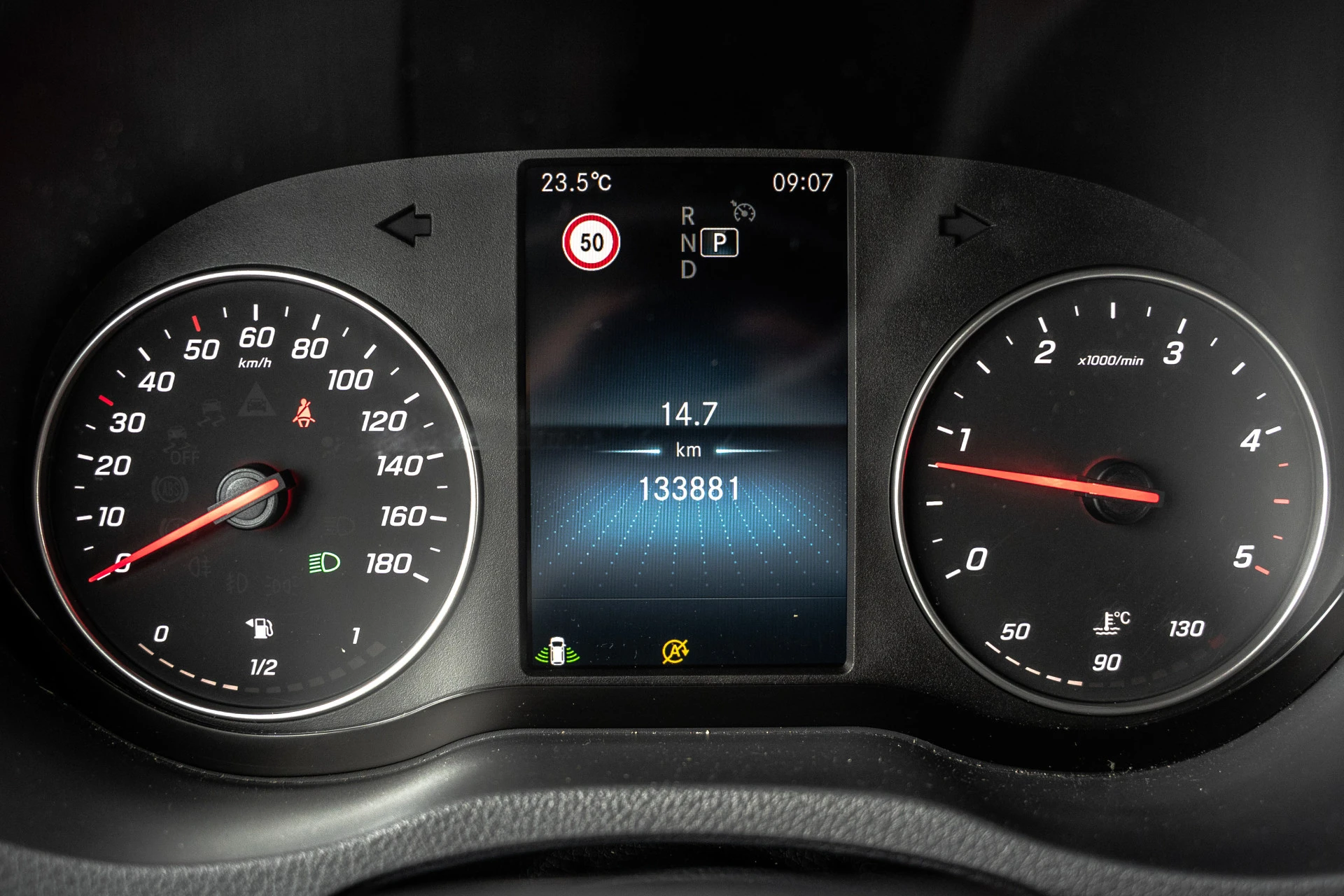 Mercedes-Benz Sprinter 2023 - 315 CDI RWD L3H2 | ZGAN | Automaat | 1e Eigenaar | Camera | Carplay | Cruise | Mbux | Climatronic Bild 15