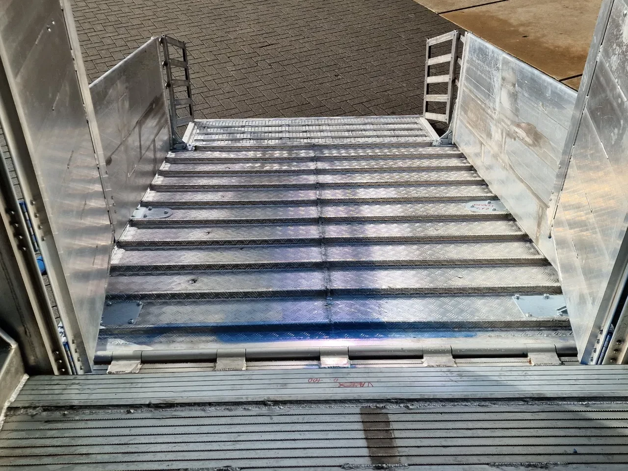 Pezzaioli 2026 - New 3 stock livestock trailer 95.4M2 - Water & Ventilation - Lifting floors - Lifting roof - Lift axle изображение 20