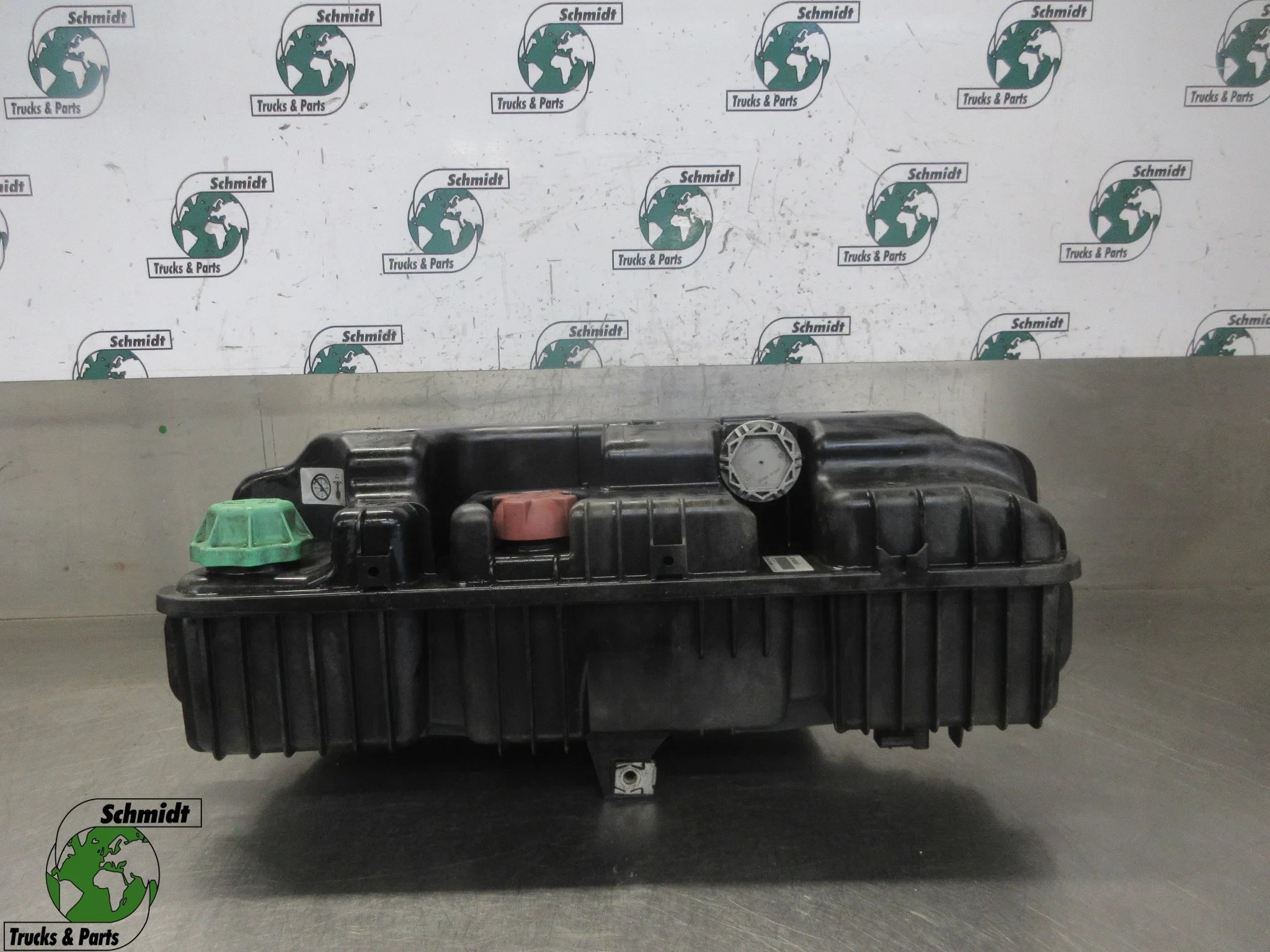 Mercedes-Benz - A 960 501 90 03 WATERTANK MERCEDES BENZ 1833 MP4 EURO 6 imagem 1