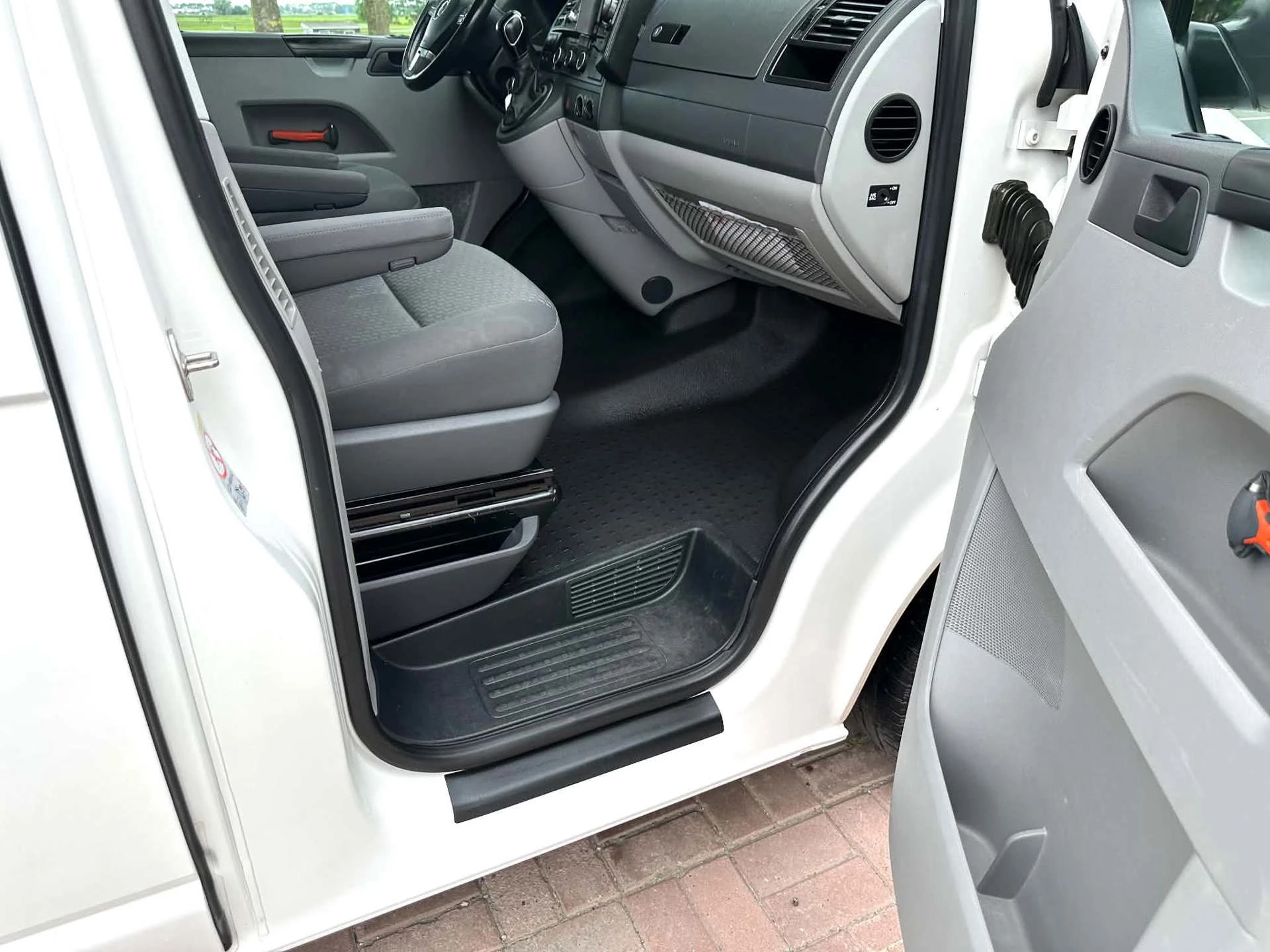 Volkswagen Transporter 2014 - Kombi 2.0 TDI L2H2 AUTOMAAT MARGE 9 PERSOONS afbeelding 29