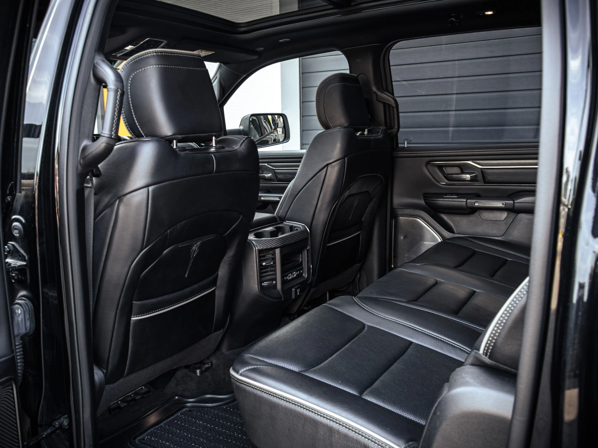 Dodge Ram 1500 2021 - 5.7 V8 4x4 Crew Cab Limited afbeelding 14