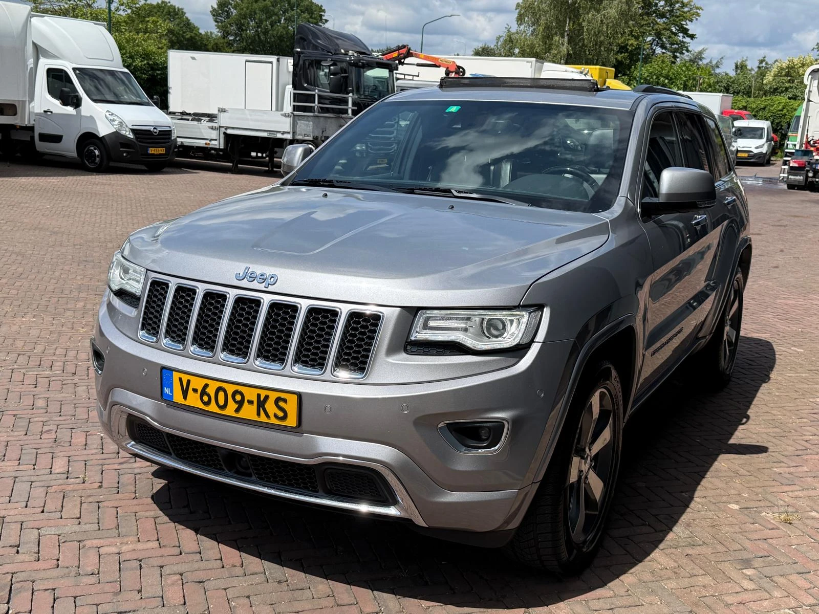 Jeep Grand Cherokee 2014 - 3.0 V6 CRD Overland 4x4 Grijskenteken Pano Luchtvering Stoelverwarm/verkoel. Leer Trekhaak afbeelding 7