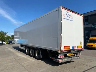 Krone 2021 - SD / Closed Box / Dhollandia / 1x Lift Axle image 3 miniature
