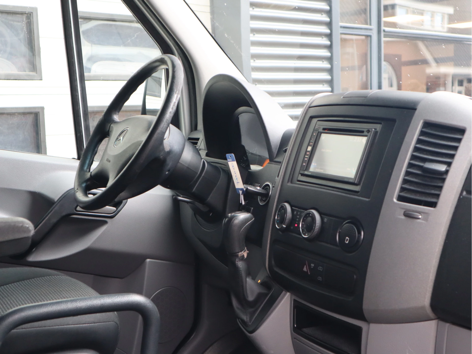 Mercedes-Benz Sprinter 2011 - 319 CDI 3.0 V6 Automaat Euro 5 - L2H2 - Trekhaak 3,5t KG - Cruise - Airco zdjęcie 10