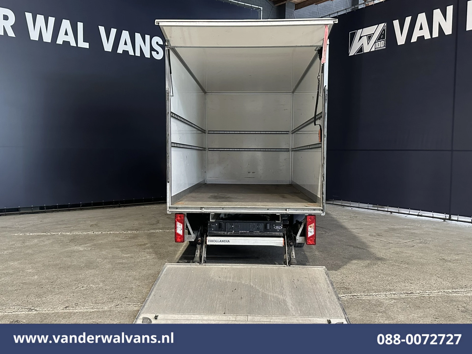 Ford Transit 2022 - 2.0 TDCI 130pk Bakwagen Laadklep Euro6 Airco | 940kg laadvermogen | Cruisecontrol | Verwarmde Voorruit immagine 2