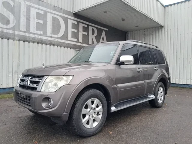 Mitsubishi Pajero 2013 - GLS 3.5 - V6 , 4x4 , 7 Pers. , Full option afbeelding 1