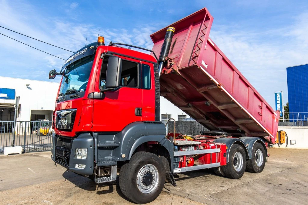 MAN TGS 2017 - 33.440 BL - TIPPER / TRACTOR afbeelding 1