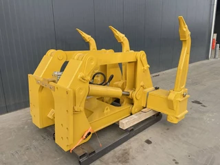 Komatsu N/A 2026 - D85 zdjecie 2