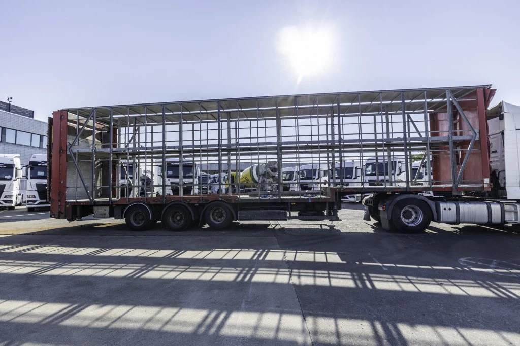 Lecitrailer 2012 - CUELLO CISNE 3E-RD+DOUBLE ETAGE+DHOLLANDIA 2TON afbeelding 3