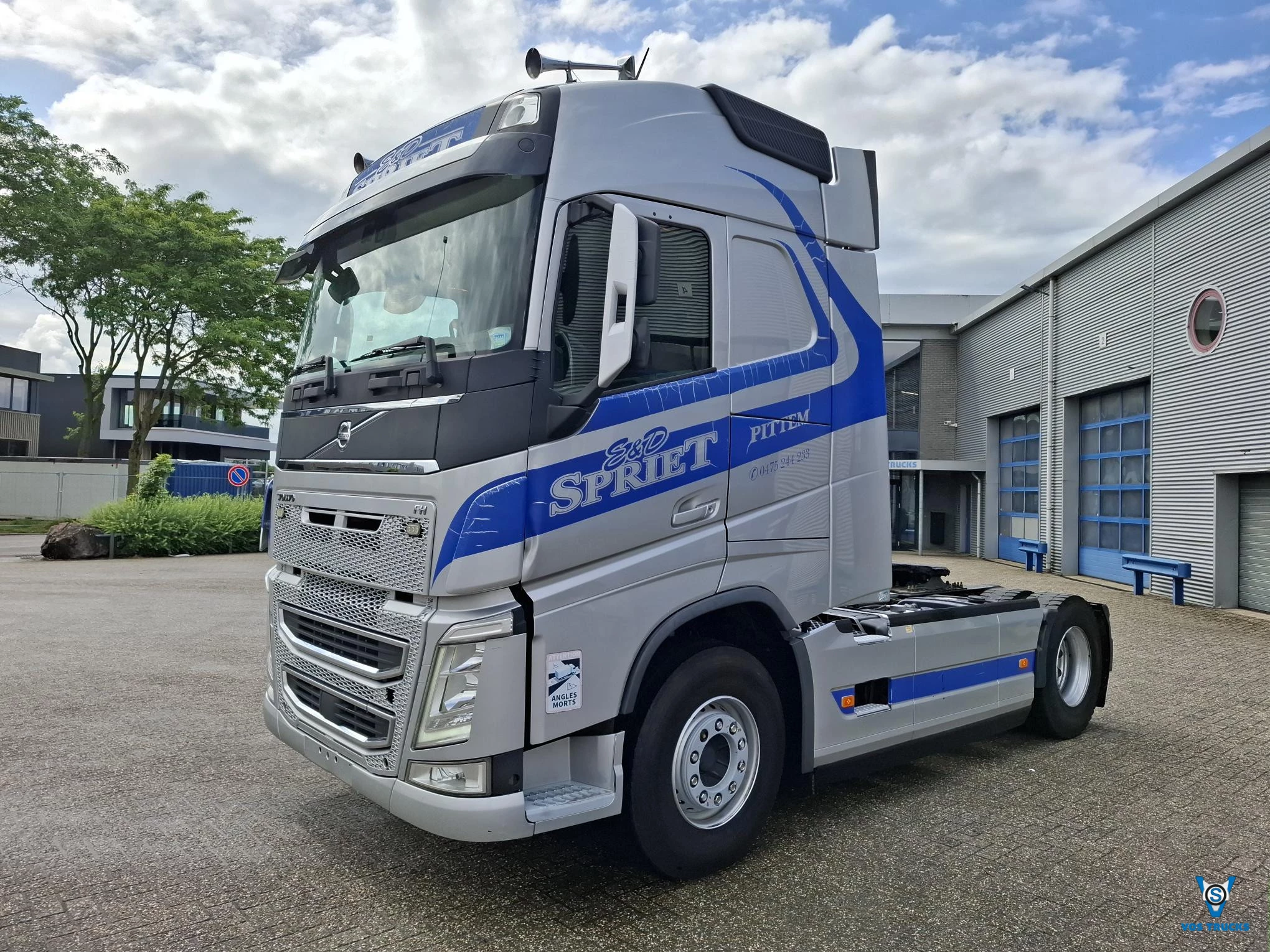 Volvo FH 2017 - FH4-460 / VEB+ / HYDRAULICS / TUV:17-02-2027 / DOUBLE TANK / LWDS / FRIDGE / AUTOMATIC / EURO-6 / 2017 изображение 1