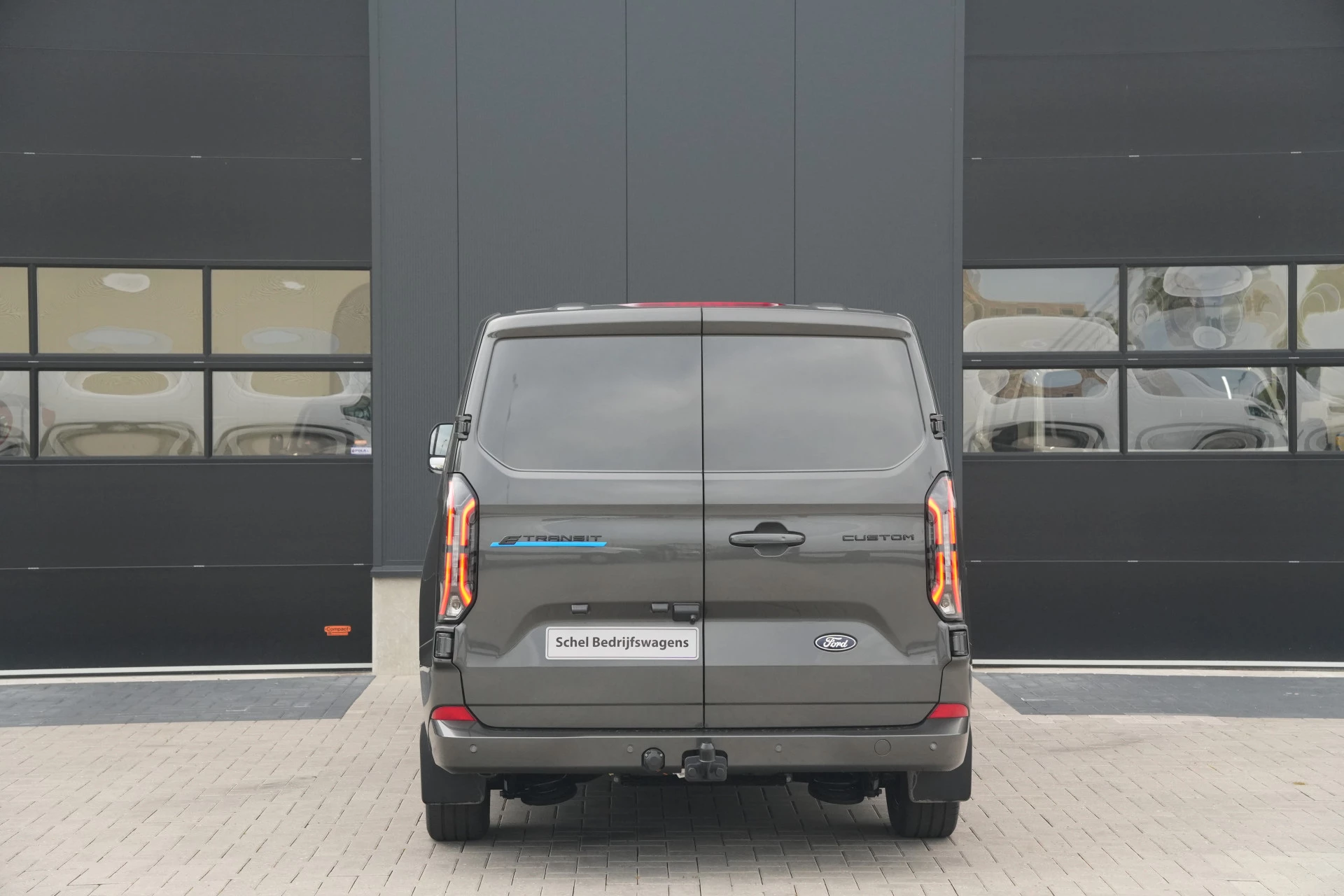 Ford E-Transit Custom 2026 - 340 L2H1 Limited 71 kWh 218pk - AGR Bestuurdersstoel - Trekhaak - ACC - B&O - Navi - Stoel/Stuurverwarming - 360 Camera - Blindspot - Rijklaar Bild 6