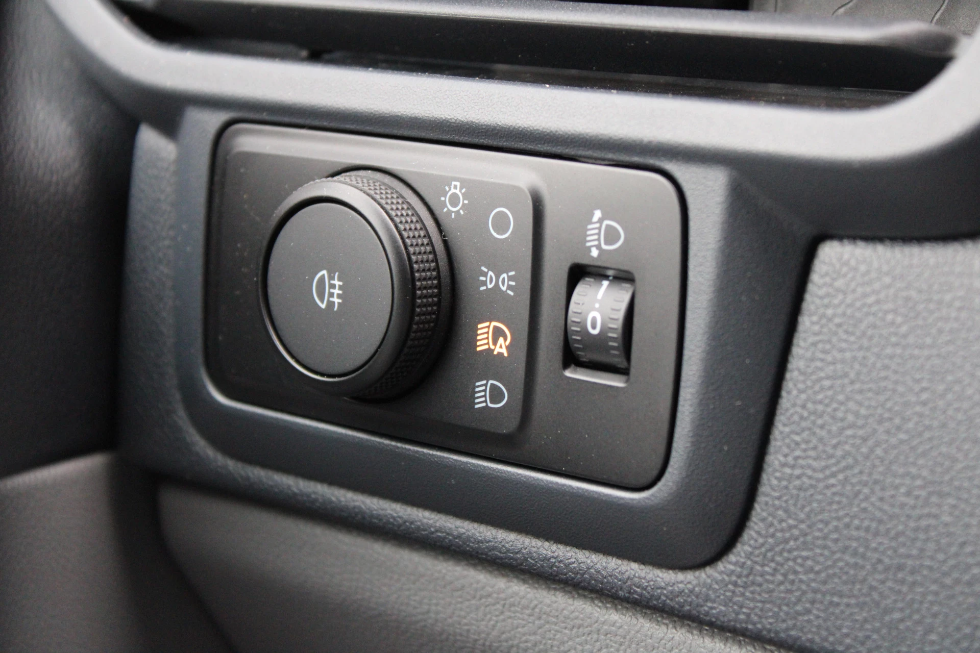 Ford Transit Custom 2024 - 320 2.0 TDCI L2H1 Trend 136pk - Carplay - Android - LED koplampen - Stoelverwarming - 70l tank - Rijklaar obrázek 20