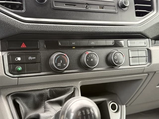 Volkswagen Crafter 2019 - 2.0 TDI 141 PK / L3H3 / 1e EIGENAAR / ZEER NETJES !! / AIRCO / CRUISE / ERGO GEVEERDE STOEL image 14