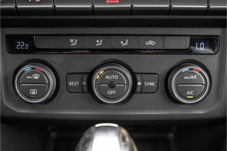 Volkswagen Amarok 2020 - Highline V6 3.0 TDI 4x4 | 258 PK | 1ste Eigenaar | LED | Camera | Carplay | Cruise | Trekhaak | Airco image 21