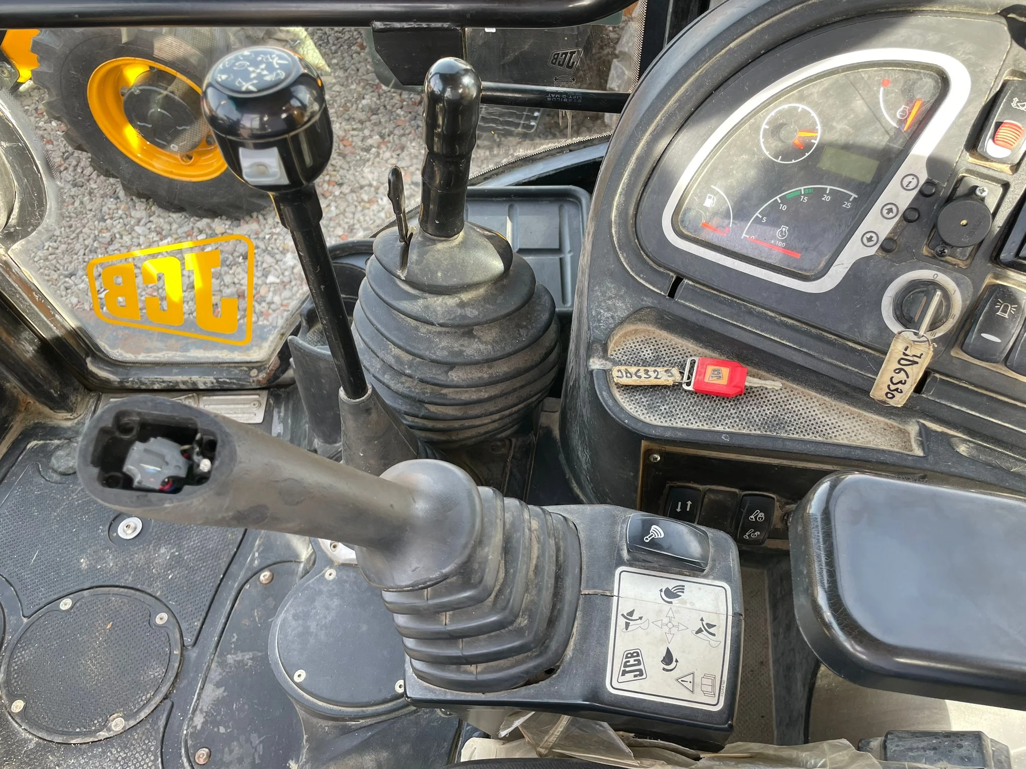 JCB 4CX 2015 obrázek 24
