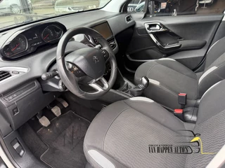 Peugeot 208 2014 - 1.2 VTi Allure obrazek 18