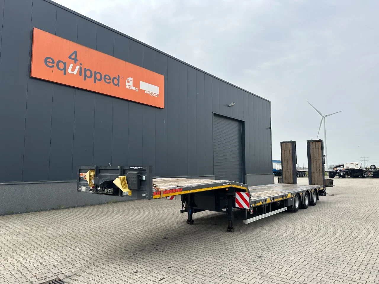 Kässbohrer 2022 - Lowbed / 6.00m extendable / hydraulic ramps / steering-axle / lift-axle afbeelding 2