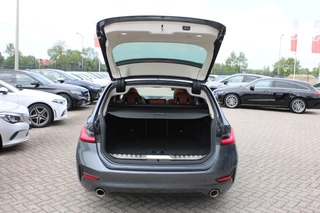BMW 3 Series 2021 - Touring 330e xDrive High Executive PANORAMADAK LEDER H&K HEAD-UP LASER zdjecie 12