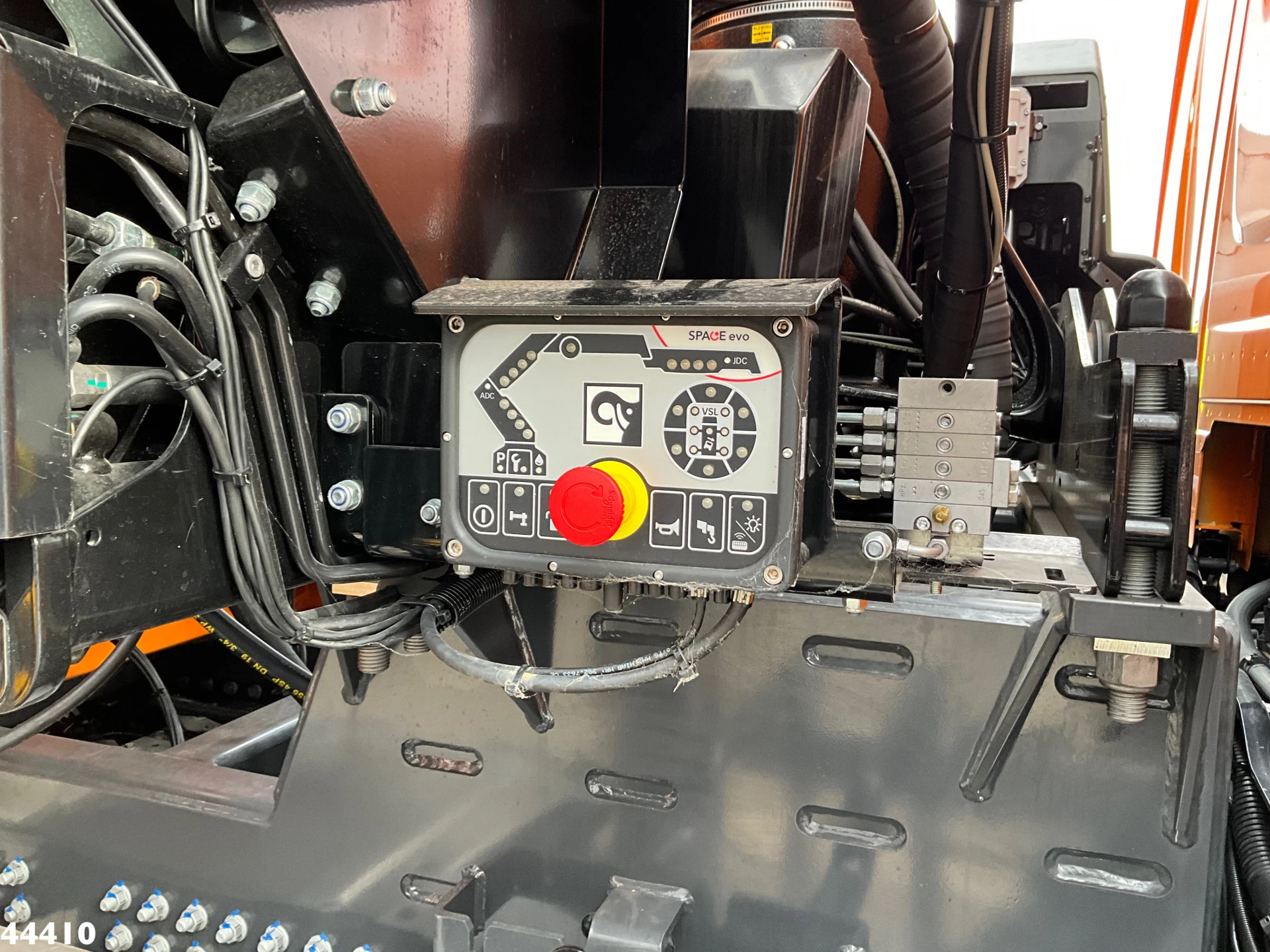 DAF FAN XD 340 Euro 6 Hiab 23 Tonmeter laadkraan 2024 image 10