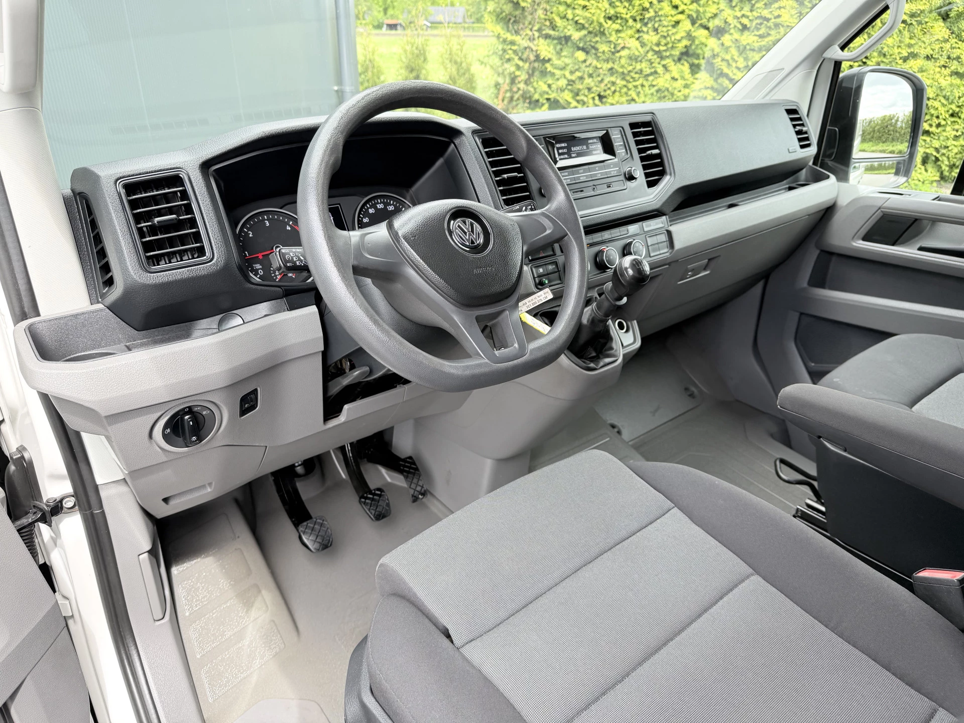 Volkswagen Crafter 2019 - 2.0 TDI 141 PK / L3H3 / 1e EIGENAAR / ZEER NETJES !! / AIRCO / CRUISE / ERGO GEVEERDE STOEL Bild 7