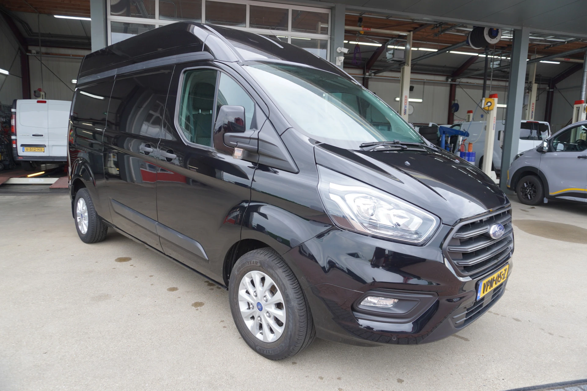 Ford Transit Custom 2022 - 300L 2.0 TDCI 130PK L2H2 Trend afbeelding 2